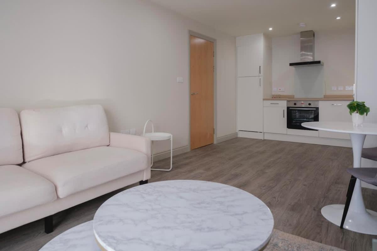 Charming 1-Bedroom Apartment In Leeds City Centre Perfect For Couples Or Solo Travelers Exterior photo